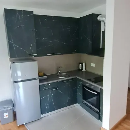 Amar 4 Apartment Zemun